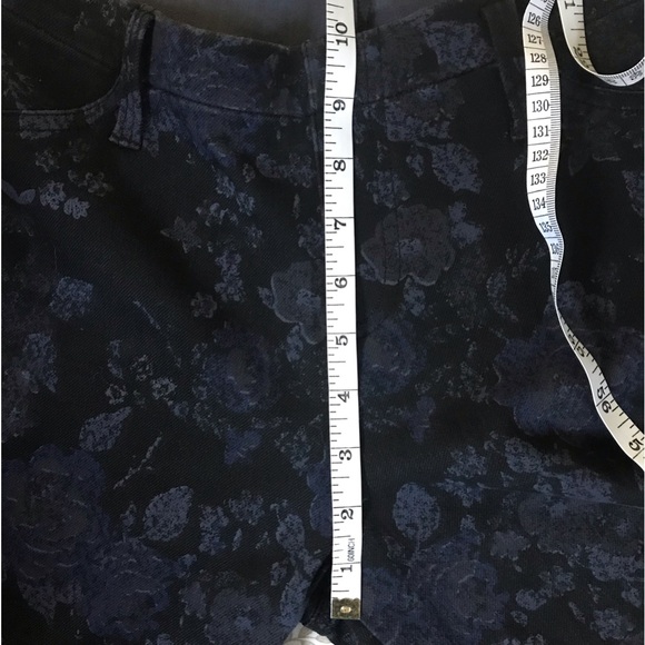 Faded Glory Flowered Jeggings - Size Medium - Picture 8 of 8